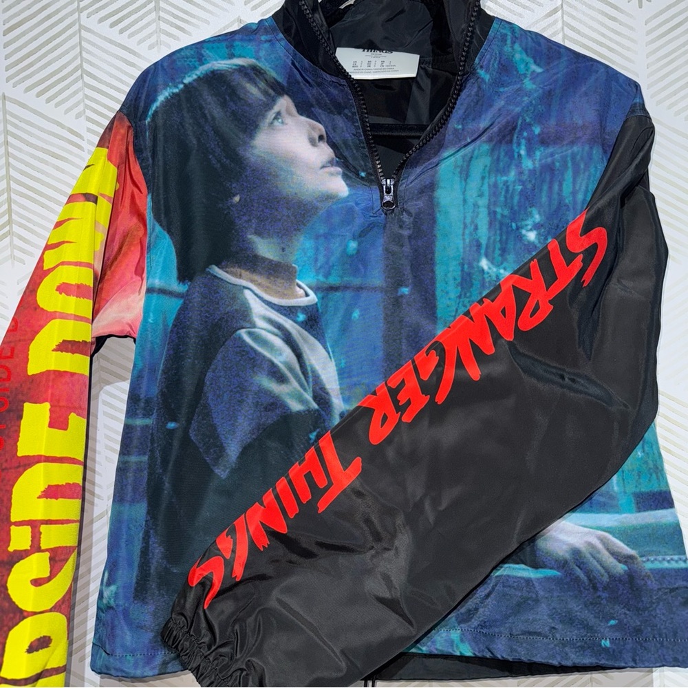 Stranger‎ Things Netflix Unisex Pullover 1/4 Zip Wind Breaker Retro Style Sz S